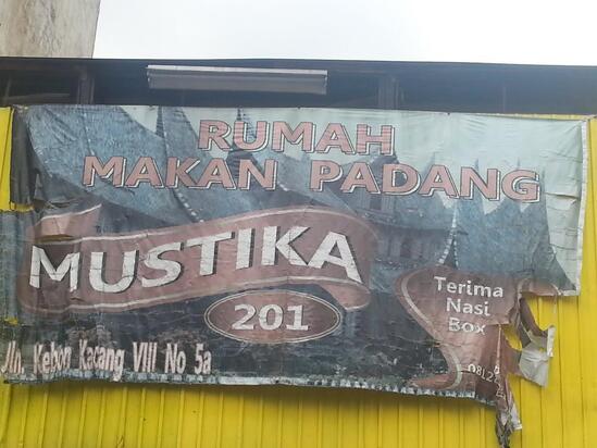 Rumah Makan Mustika: Santapan Padang yang Menggugah Selera di Jantung Cilacap